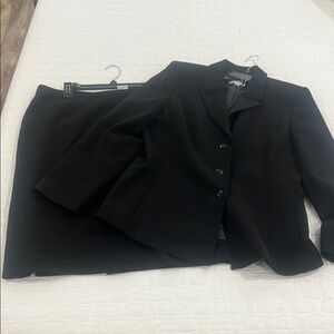 Elegant Black Women's Black 2 Pc Suit